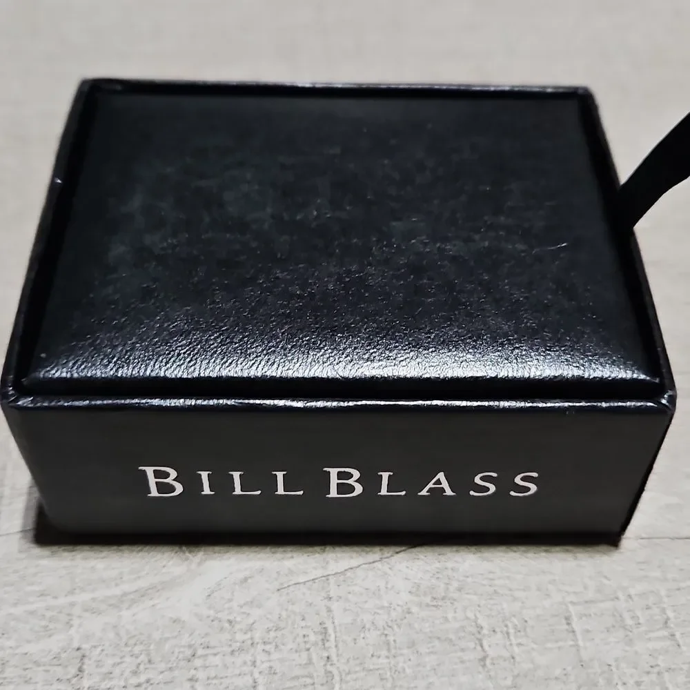 Bill Blass 🎁 Black and Gold Color Cufflinks and Studs